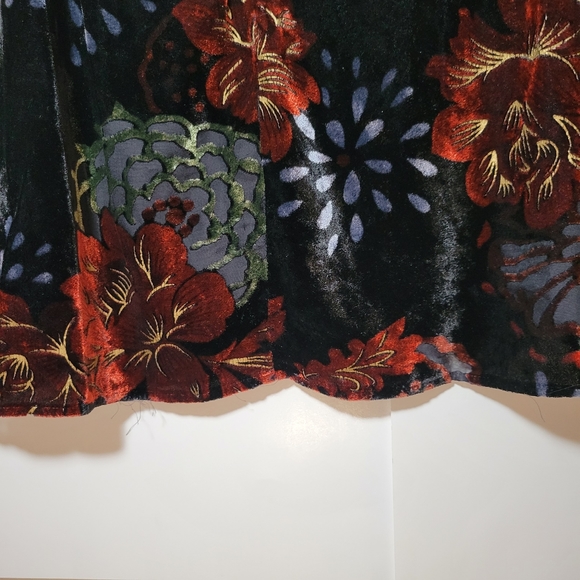 Band of Gypsies Black floral mini A line skirt Size Med - Picture 4 of 7